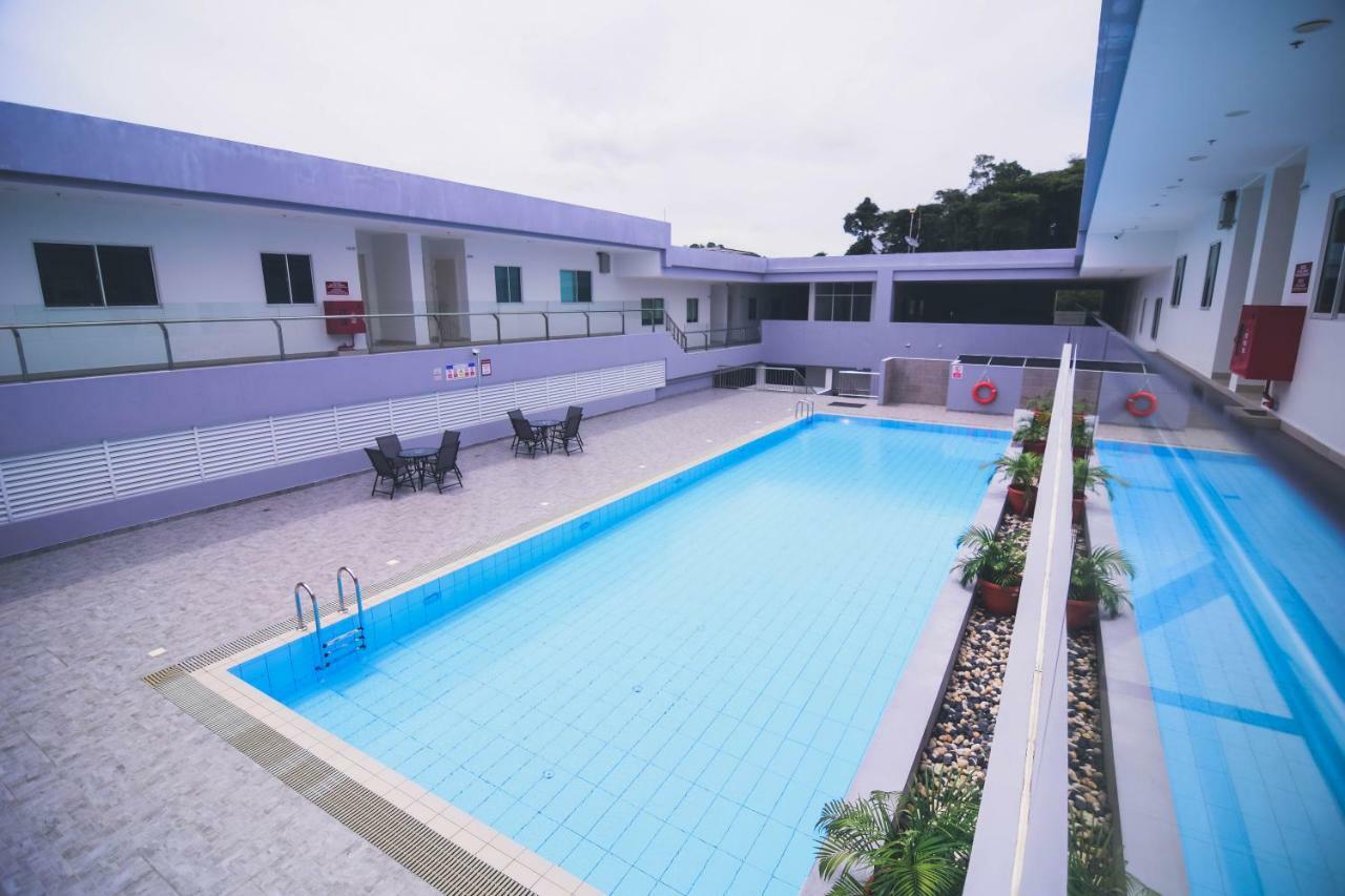 Aman Hills Hotel Kampong Timbunan Экстерьер фото