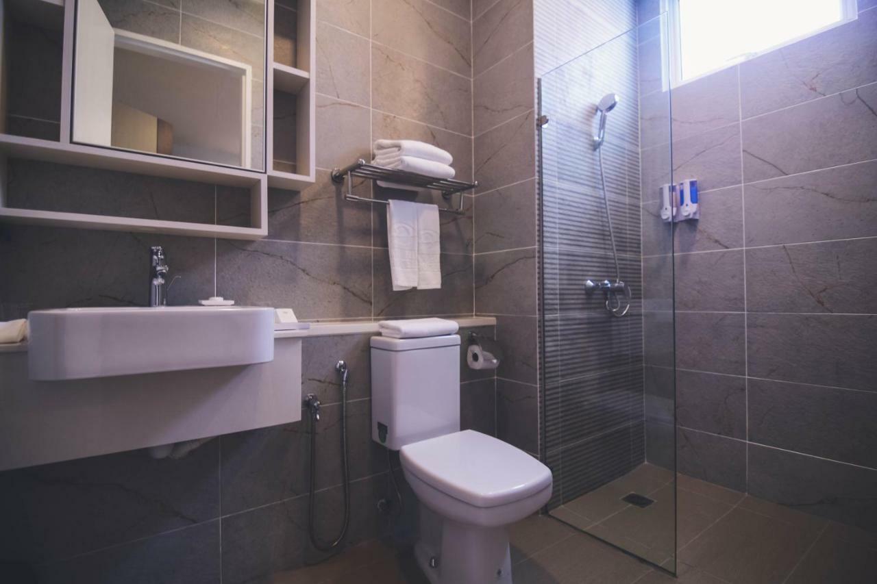 Aman Hills Hotel Kampong Timbunan Экстерьер фото